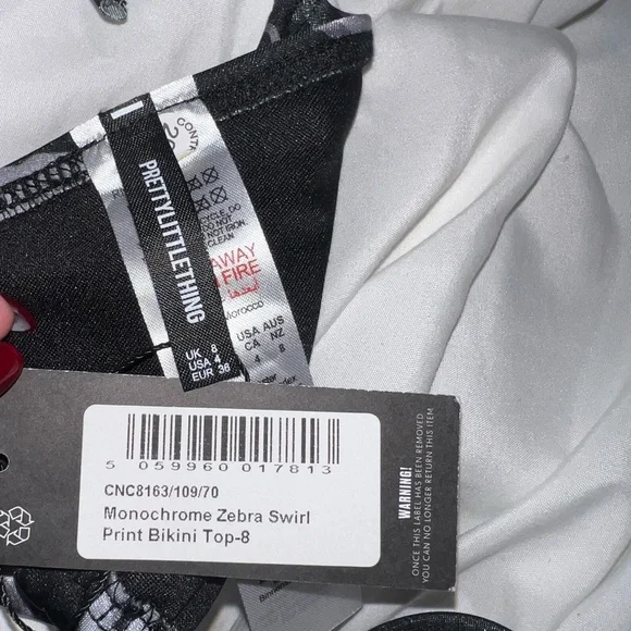 PrettyLittleThing Monochrome Zebra Swirl Print Beach Coverup & Bikini - Picture 7 of 7